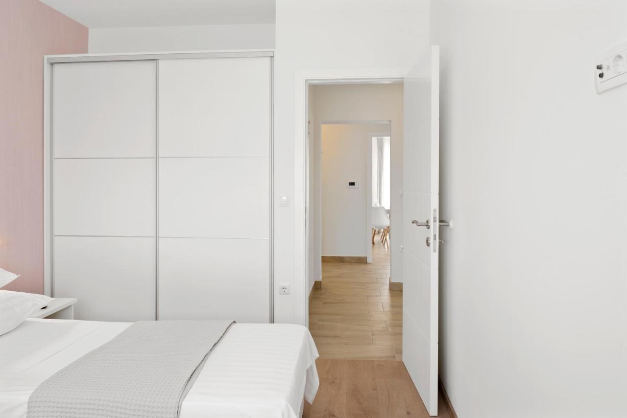 Aaa Anic Amazing Apartments Deluxe Split Exterior photo