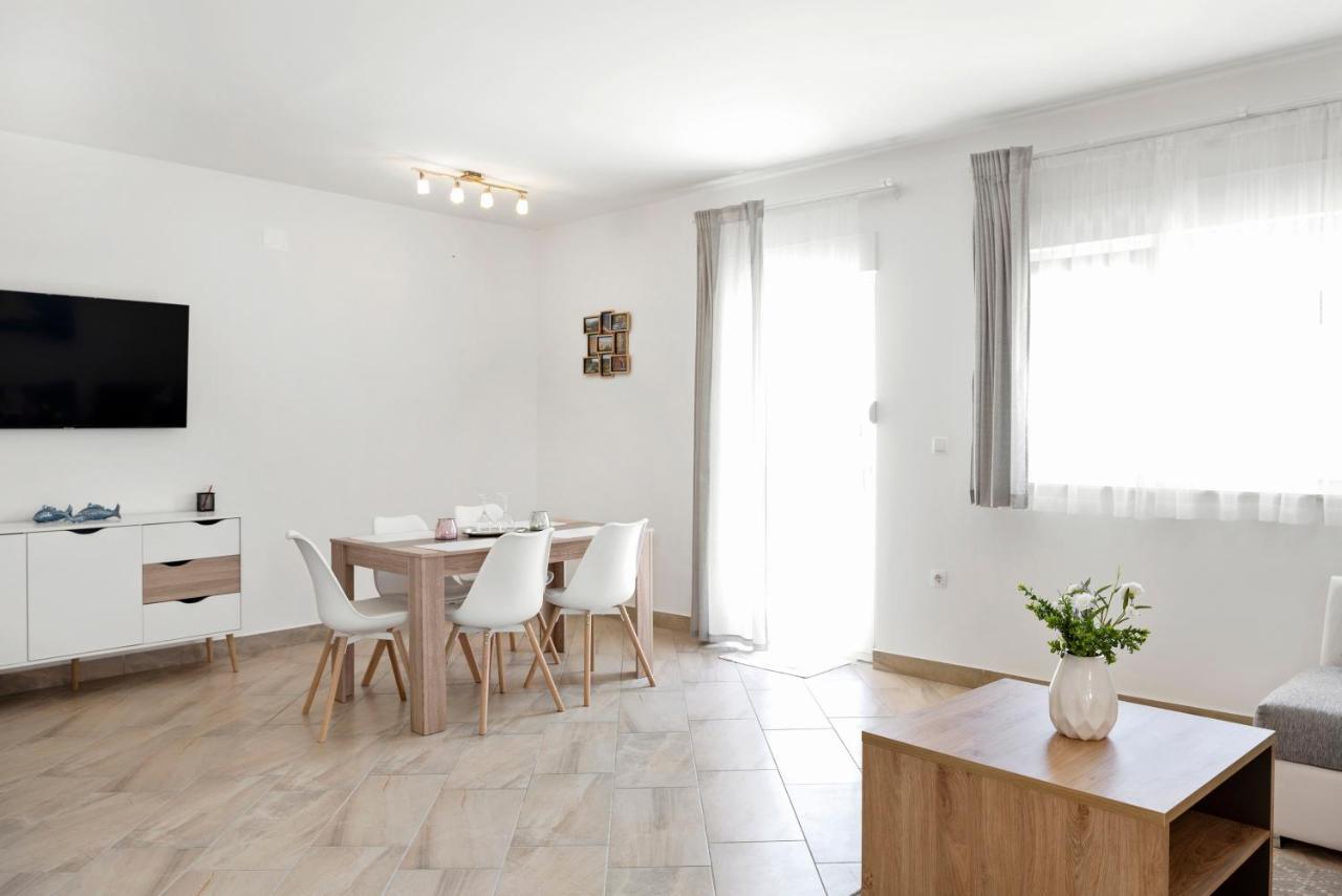 Aaa Anic Amazing Apartments Deluxe Split Exterior photo