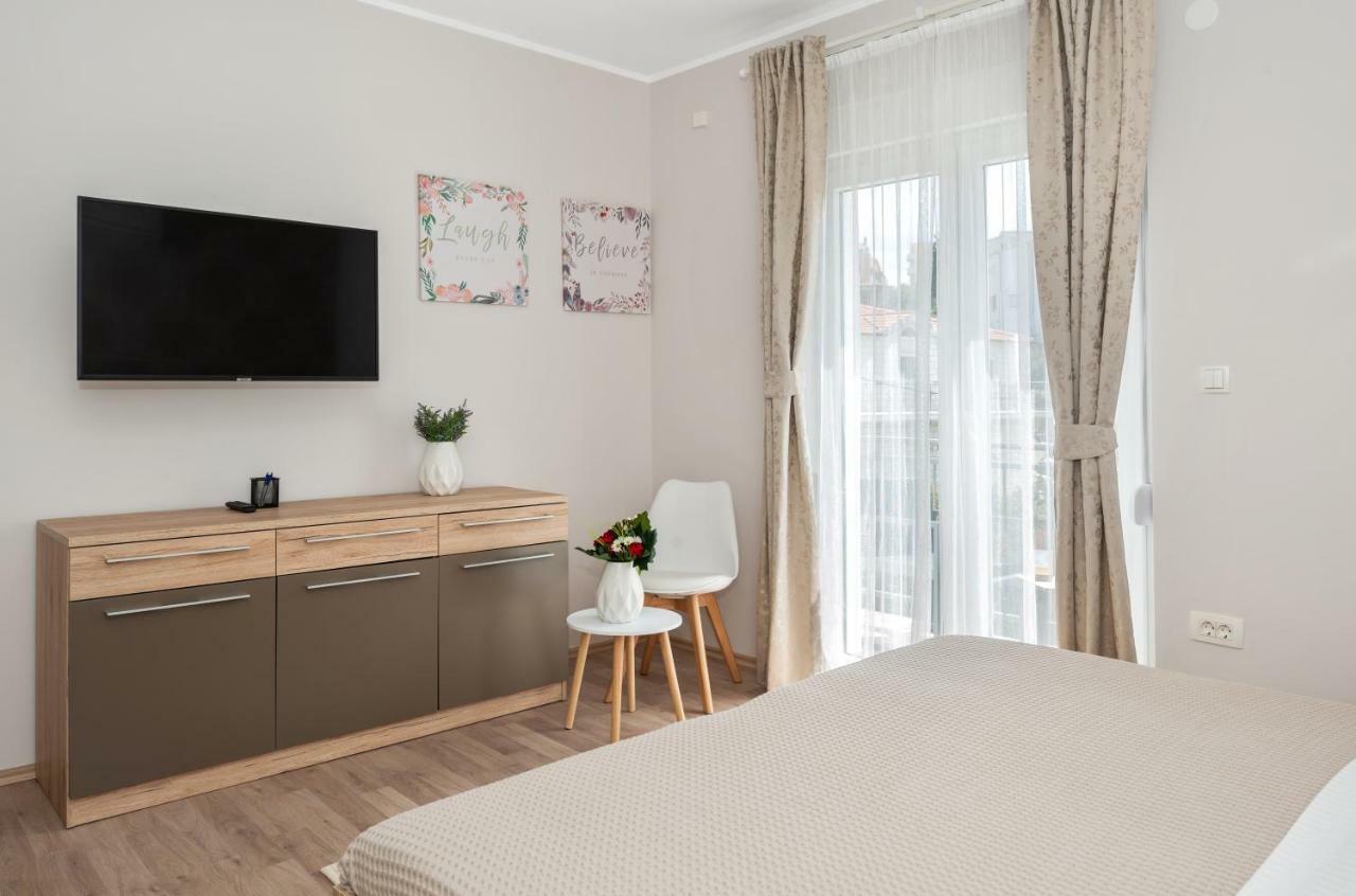 Aaa Anic Amazing Apartments Deluxe Split Exterior photo
